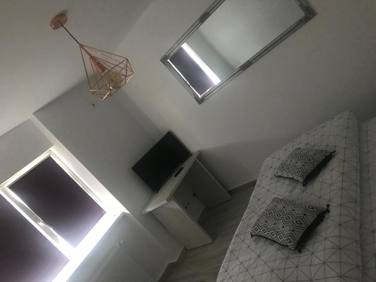 Casa Ryana Self Check-In Motel Gyalu Kültér fotó