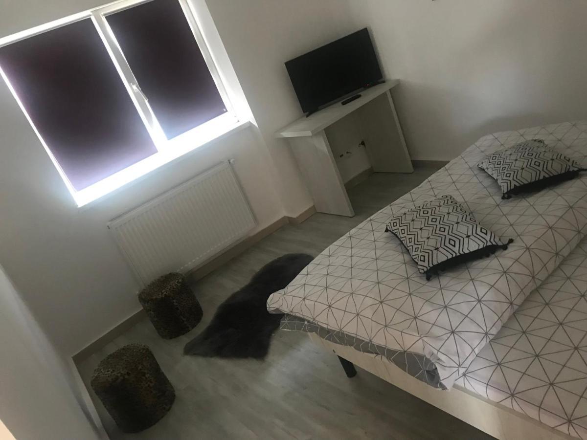 Casa Ryana Self Check-In Motel Gyalu Kültér fotó