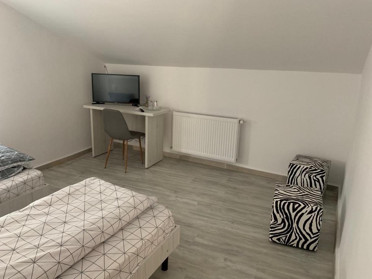 Casa Ryana Self Check-In Motel Gyalu Kültér fotó