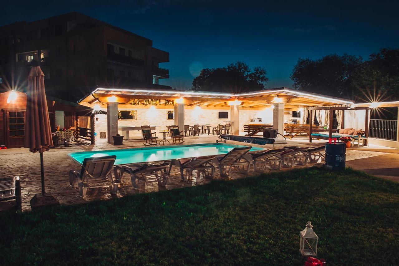 Casa Ryana Self Check-In Motel Gyalu Kültér fotó