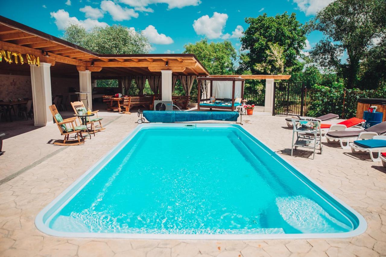 Casa Ryana Self Check-In Motel Gyalu Kültér fotó